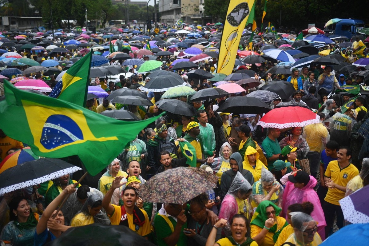Bolsonaristas ainda veem ‘perseguição’ e duvidam de melhora na economia, diz pesquisa
